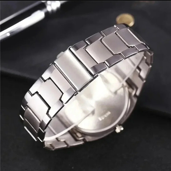 Men's Barrel-shaped Square Bezel Business Casual Quartz Watch + 1 Alloy Bracelet - Picture 3 of 4
